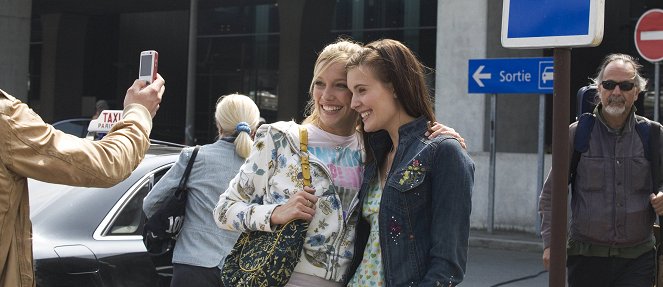 96 hodin - Z filmu - Katie Cassidy, Maggie Grace