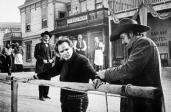 Vihan riivaama - Kuvat elokuvasta - Marlon Brando