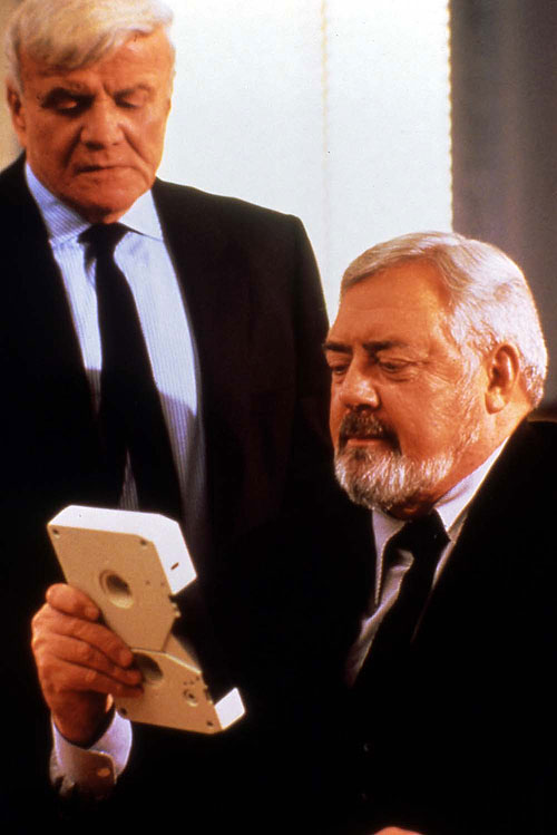 Perry Mason: The Case of the Lethal Lesson - Filmfotók - Raymond Burr
