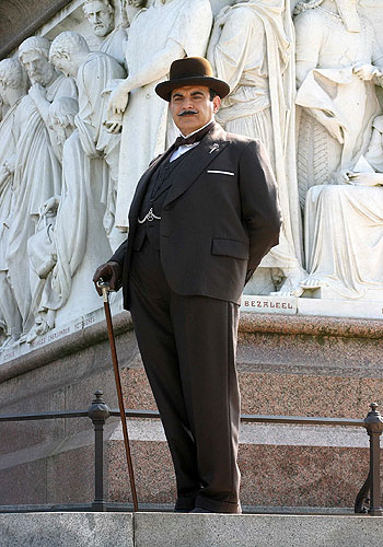 Agatha Christie: Poirot - Season 10 - Cards on the Table - Photos - David Suchet