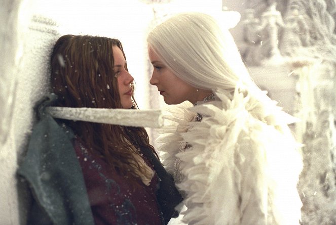 Die Schneekönigin - Filmfotos - Chelsea Hobbs, Bridget Fonda