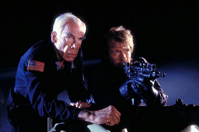 Delta kommandó - Filmfotók - Lee Marvin, Chuck Norris