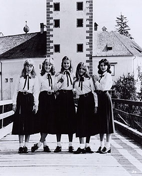 Preppy School Girls - Photos