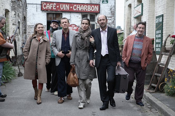 Vítejte u Ch'tisů - Z filmu - Anne Marivin, Guy Lecluyse, Dany Boon, Zoé Félix, Kad Merad, Philippe Duquesne