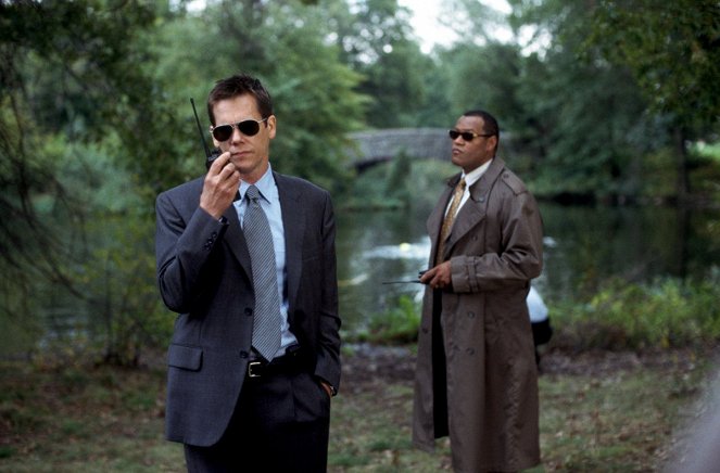 Mystic River - Photos - Kevin Bacon, Laurence Fishburne