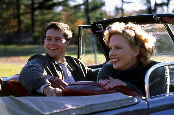 The Cider House Rules - Photos - Tobey Maguire, Charlize Theron