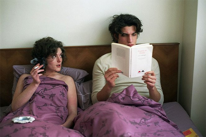 Dans Paris - Van film - Alice Butaud, Louis Garrel