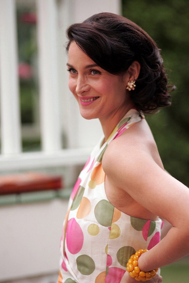 Fido - Photos - Carrie-Anne Moss