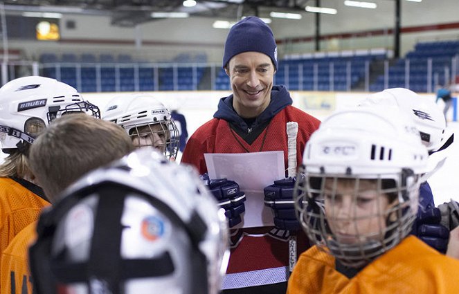 Breakfast with Scot - Photos - Tom Cavanagh