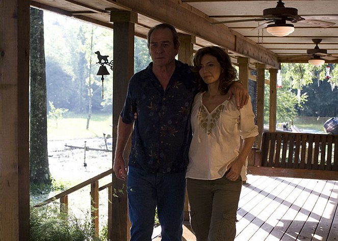 In the Electric Mist - Do filme - Tommy Lee Jones, Mary Steenburgen