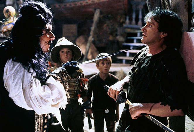 Hook - Filmfotók - Dustin Hoffman, Robin Williams