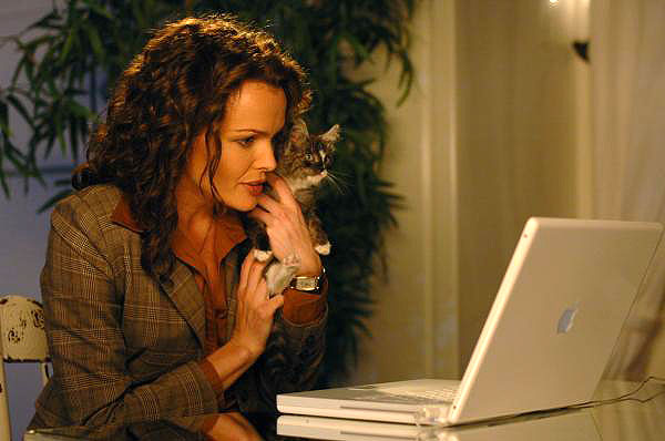 His and Her Christmas - De la película - Dina Meyer