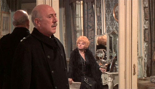 Whoever Slew Auntie Roo? - Van film - Lionel Jeffries, Shelley Winters