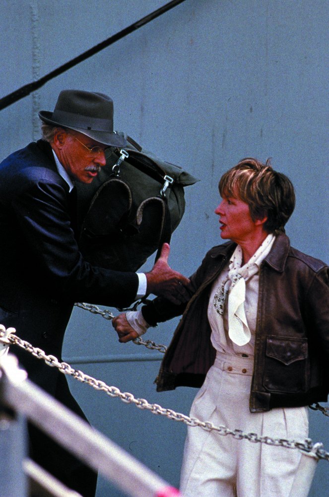 Amelia Earhart: The Final Flight - De filmagens - Bruce Dern, Diane Keaton