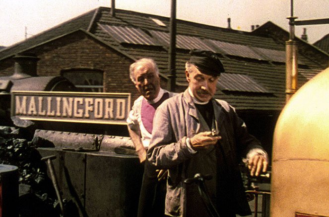 Los apuros de un pequeño tren - De la película - Godfrey Tearle, George Relph