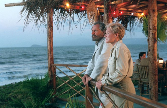 South Pacific - Kuvat elokuvasta - Rade Serbedzija, Glenn Close