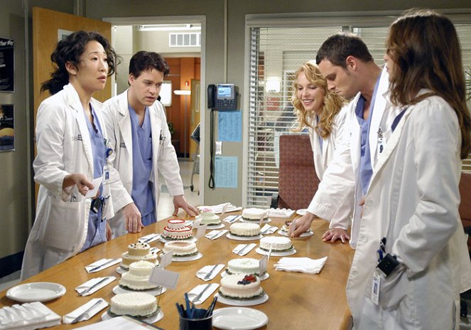 Grey's Anatomy - Season 3 - Desire - Photos - Sandra Oh, T.R. Knight, Katherine Heigl, Justin Chambers