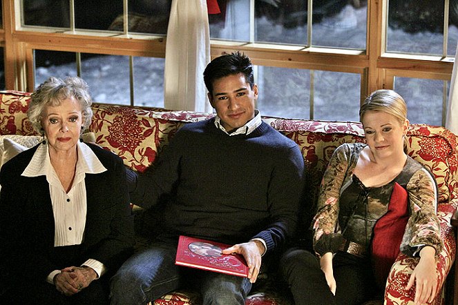 Lebilincselő karácsony - Filmfotók - June Lockhart, Mario Lopez, Melissa Joan Hart