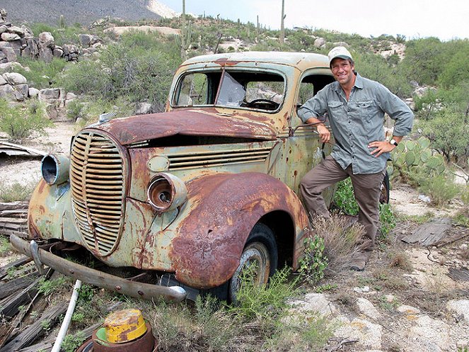 Dirty Jobs with Mike Rowe - Photos - Mike Rowe