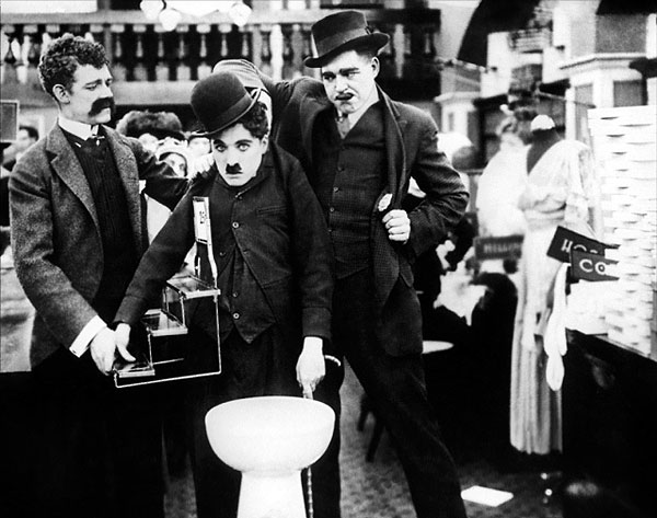 Chaplin odhadcem v zastavárně - Z filmu - Albert Austin, Charlie Chaplin