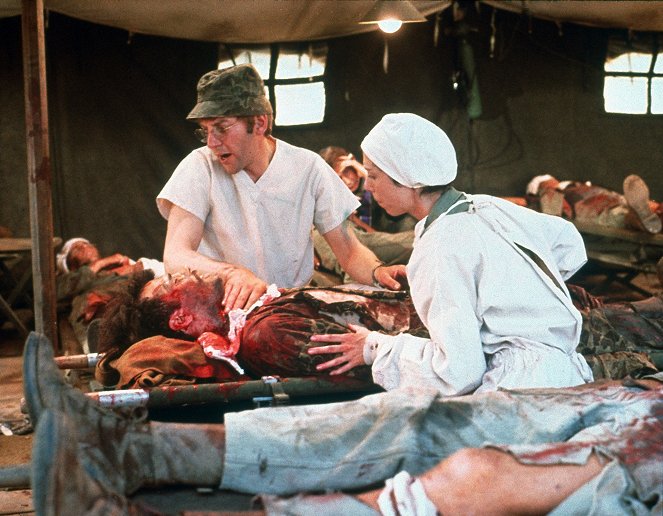 MASH - Armeijan liikkuva kenttäsairaala - Kuvat elokuvasta - Donald Sutherland