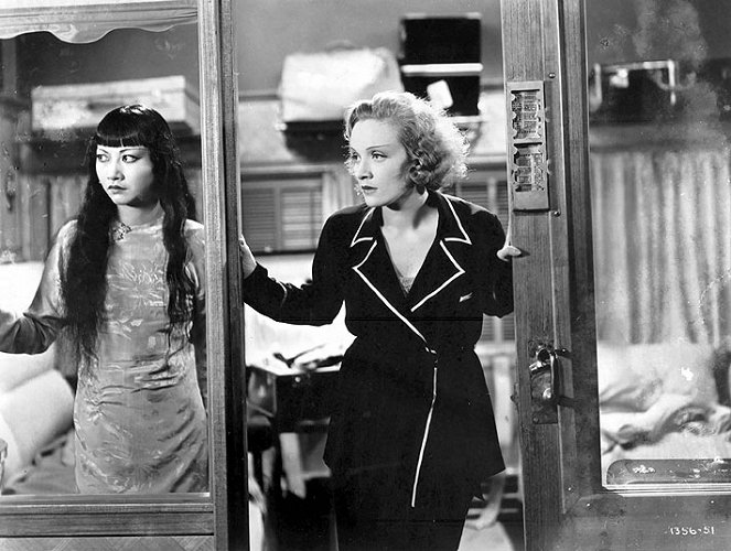 Szanghaj Ekspres - Z filmu - Anna May Wong, Marlene Dietrich