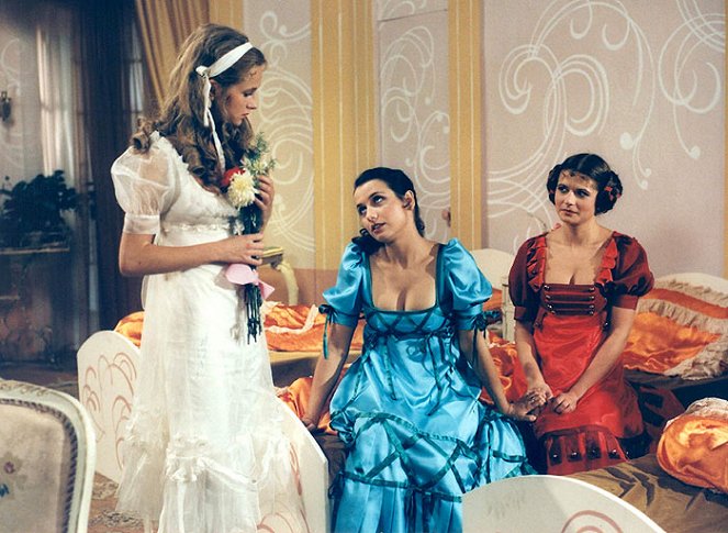 Tři princezny tanečnice - Kuvat elokuvasta - Simona Vrbická, Veronika Freimanová, Ivana Andrlová