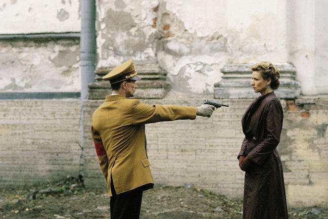 A bukás - Hitler utolsó napjai - Filmfotók - Ulrich Matthes, Corinna Harfouch