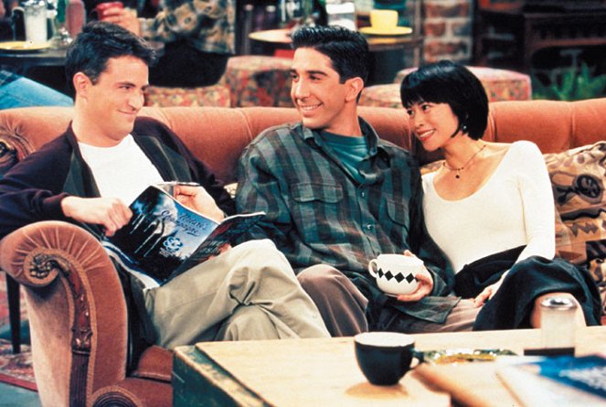 Friends - Season 2 - The One with Phoebe's Husband - Van film - Matthew Perry, David Schwimmer, Lauren Tom