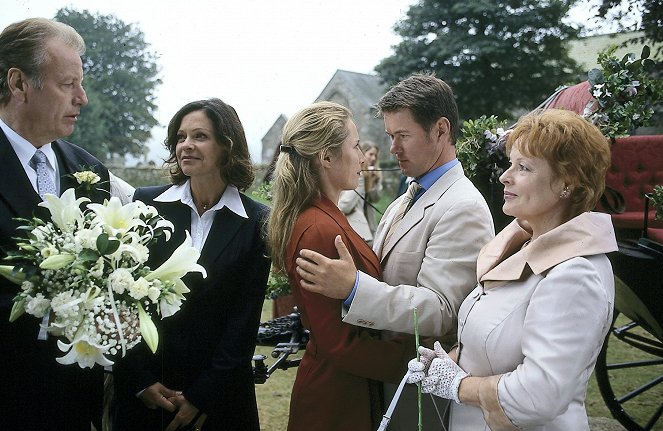 Rosamunde Pilcher - Flamme der Liebe - Filmfotos - Gerhard Lippert, Angela Roy, Florentine Lahme, Jens Knospe, Loni von Friedl