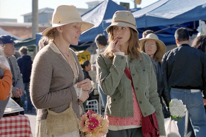 Zbožňujem prachy! - Z filmu - Frances McDormand, Jennifer Aniston