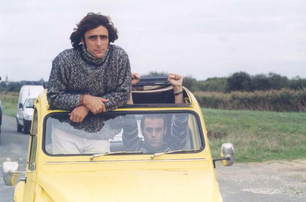 Off to the Revolution by a 2CV - Photos - Adriano Giannini, Andoni Gracia