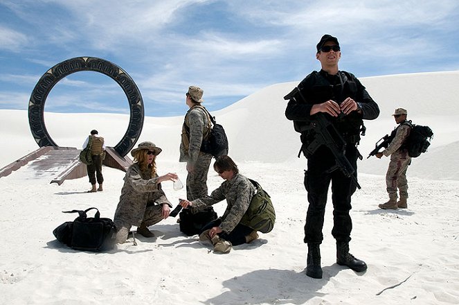 SGU Stargate Universe - Filmfotók - Brian J. Smith