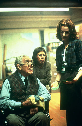 The Relic - Photos - James Whitmore, Linda Hunt, Penelope Ann Miller