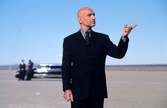 Weapons of Mass Distraction - Do filme - Ben Kingsley