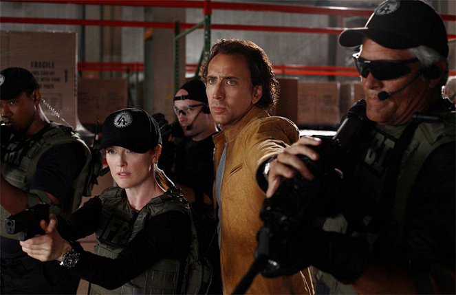 Next - Filmfotos - Julianne Moore, Nicolas Cage