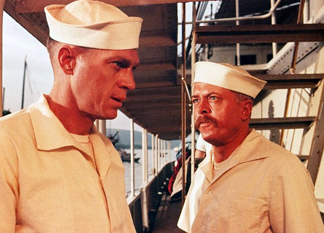 Tykkivene Jangtse-joella - Kuvat elokuvasta - Steve McQueen, Richard Attenborough