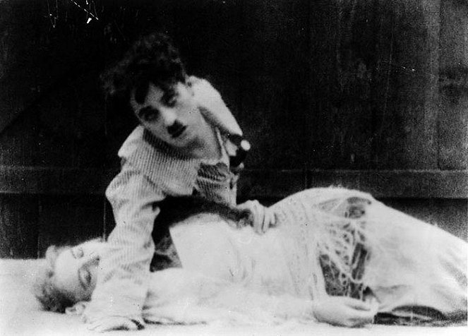 Burlesque on Carmen - Filmfotók - Edna Purviance, Charlie Chaplin