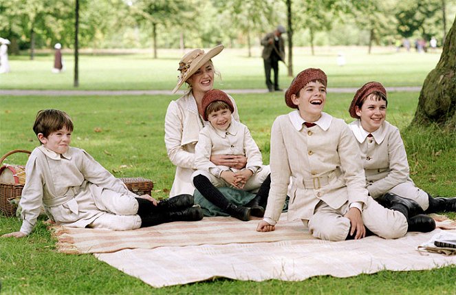 Finding Neverland - tarinan lähteillä - Kuvat elokuvasta - Freddie Highmore, Kate Winslet