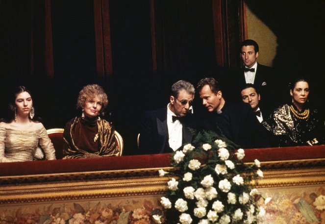 Ojciec chrzestny III - Z filmu - Sofia Coppola, Diane Keaton, Al Pacino, John Savage, Andy Garcia, Talia Shire