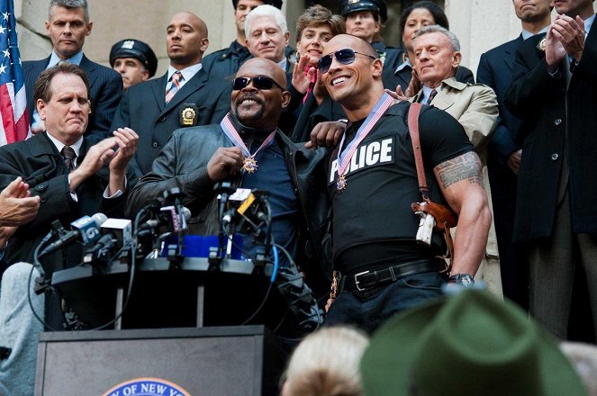 Policja zastępcza - Z filmu - Samuel L. Jackson, Dwayne Johnson