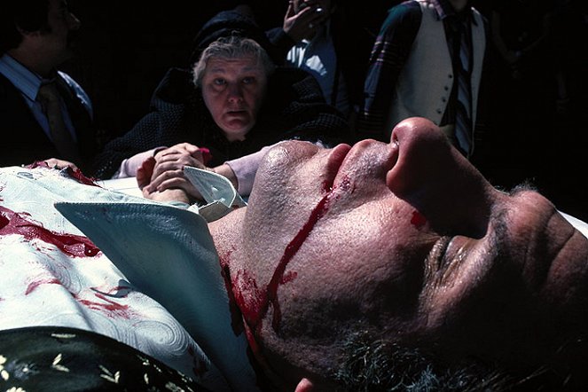 König der Zigeuner - Filmfotos - Shelley Winters, Judd Hirsch
