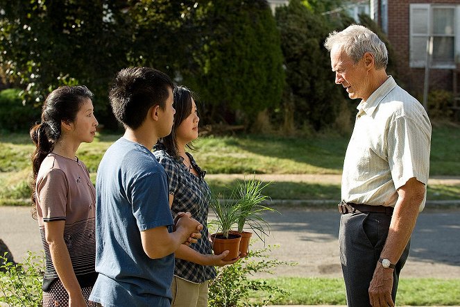 Gran Torino - De la película - Brooke Chia Thao, Bee Vang, Ahney Her, Clint Eastwood