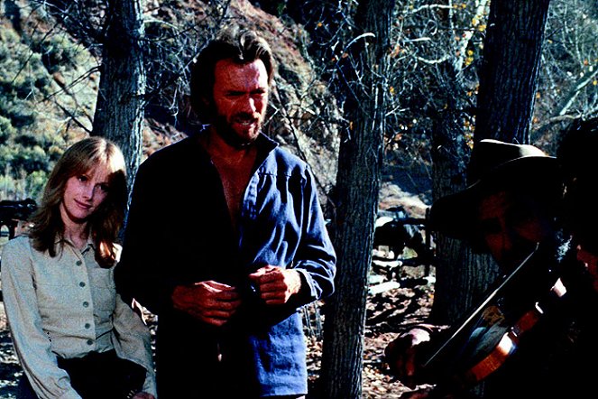 Wyjęty spod prawa Josey Wales - Z filmu - Sondra Locke, Clint Eastwood