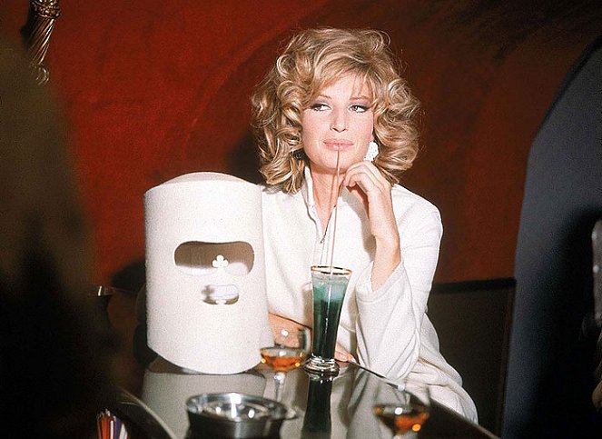 Modesty Blaise - stingande fjäril - Kuvat elokuvasta - Monica Vitti