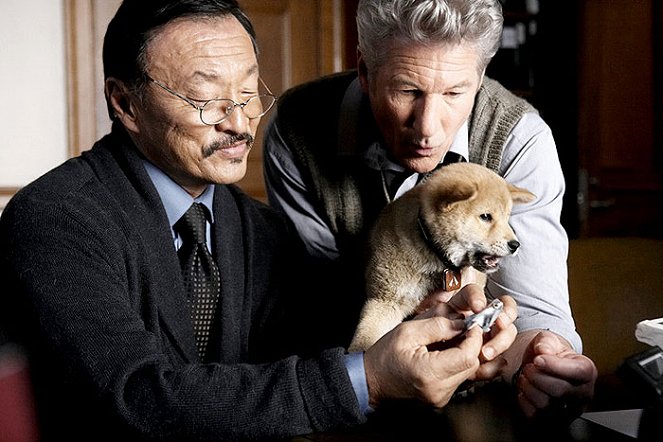 Hačikó: Príbeh psa - Z filmu - Cary-Hiroyuki Tagawa, Richard Gere