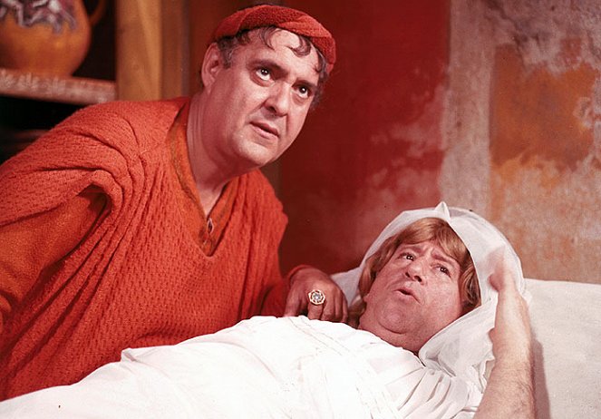 A Funny Thing Happened on the Way to the Forum - Filmfotók - Zero Mostel, Jack Gilford