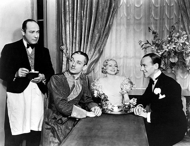 Scheidung auf amerikanisch - Filmfotos - Eric Blore, Erik Rhodes, Fred Astaire