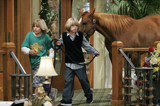 The Suite Life of Zack and Cody - Van film - Dylan Sprouse, Cole Sprouse