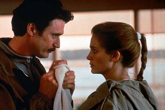 Sleeping with the Enemy - Van film - Patrick Bergin, Julia Roberts